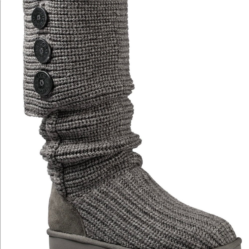 Uggs - Classic Cardy Boots gray knit. Size 8.
